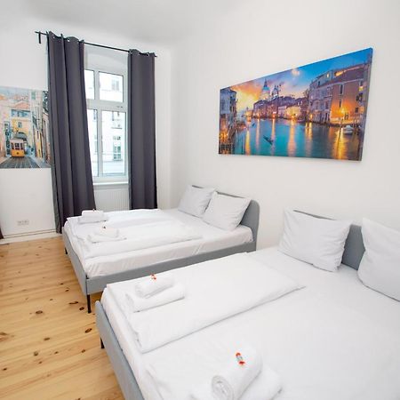 Wunderschoen, Hell Und Gross Berlijn Buitenkant foto